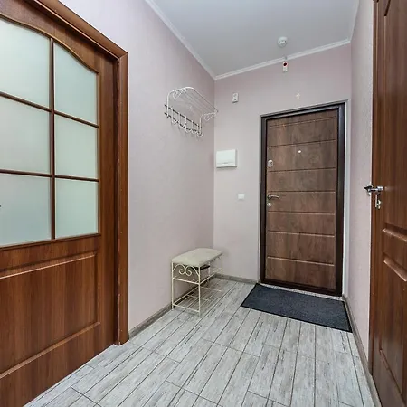 1-Ком Квартира В Новом Доме Возле Метро Осокорки Kyiv Exterior photo