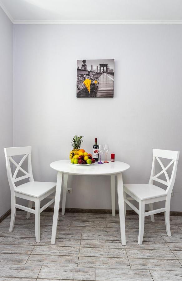 1-ком в новом доме возле метро осокорки Apartment *