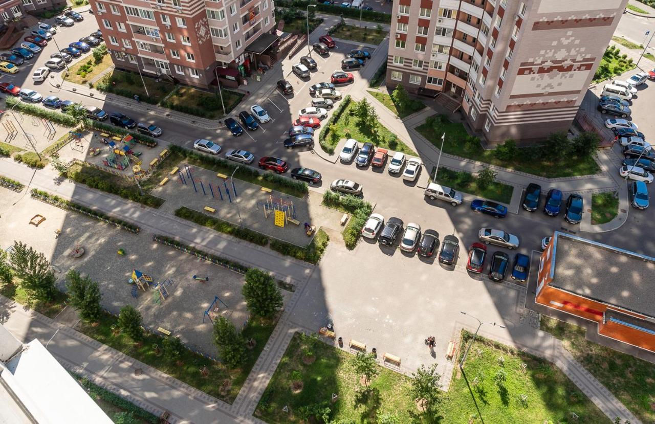 1-ком в новом доме возле метро осокорки Apartment *